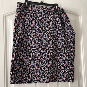 Lined knee length Liz Claiborne Skirt